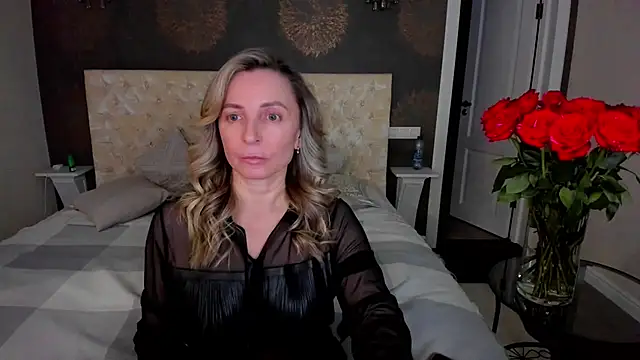 Snapshot of AllisonWilliams chatting on February 17, 2025, 5:53 pm AllisonWilliams online show from February 17, 2025, 5:53 pm