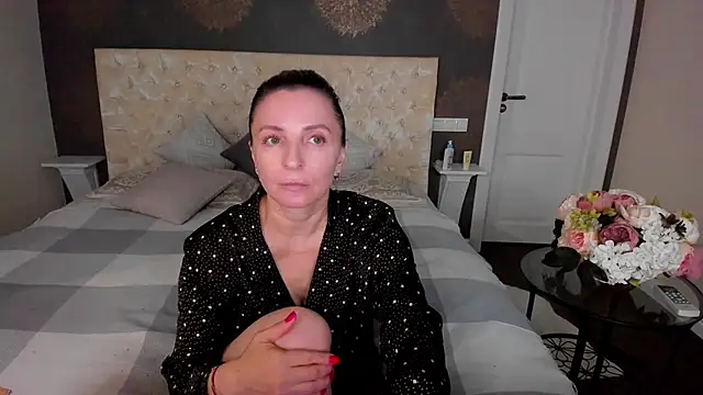 Snapshot of AllisonWilliams chatting on September 23, 2025, 6:00 pm AllisonWilliams online show from September 23, 2025, 6:00 pm