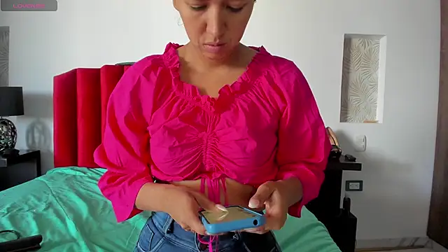 Violeta Roa online show from February 1, 2025, 1:09 pm