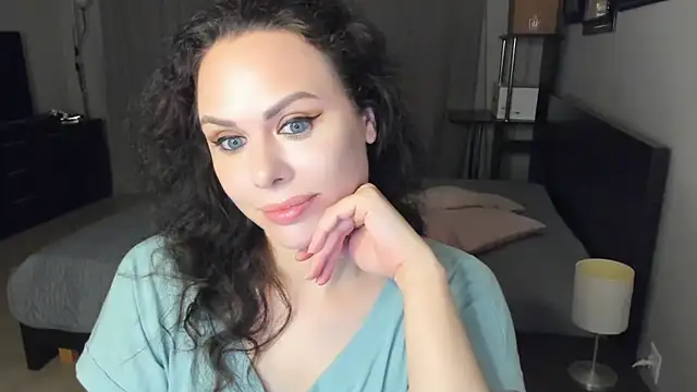 MollyCheiz online show from September 10, 2025, 9:37 pm