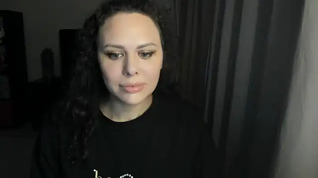 MollyCheiz online show from June 24, 2026, 11:48 pm
