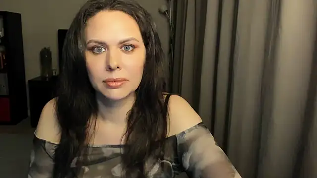 MollyCheiz online show from July 18, 2026, 11:08 pm