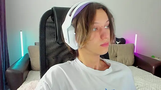 Ostin meow online show from February 1, 2026, 7:40 am