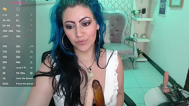 scarleth blue online show from February 12, 2025, 9:10 am