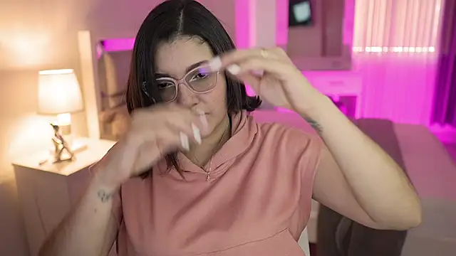 Camilaa bueno online show from December 18, 2024, 9:18 pm