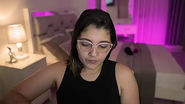 Camilaa bueno online show from December 30, 2024, 1:48 am