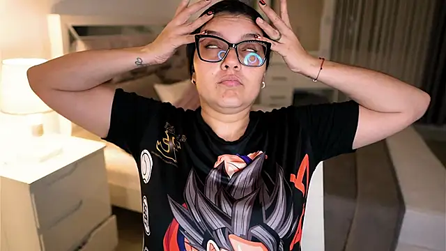 Camilaa bueno online show from November 15, 2025, 3:15 am