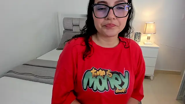 Camilaa bueno online show from April 11, 2026, 10:47 pm