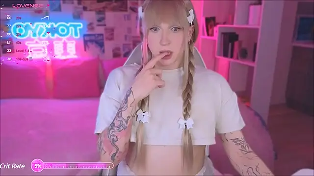 p1nkvenom online show from March 22, 2025, 6:25 pm