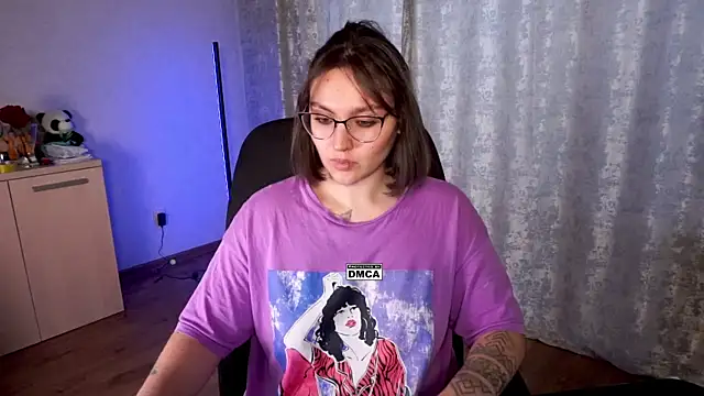 Snapshot of Hoot_owl_cb chatting on October 22, 2025, 3:07 am Hoot owl cb online show from October 22, 2025, 3:07 am