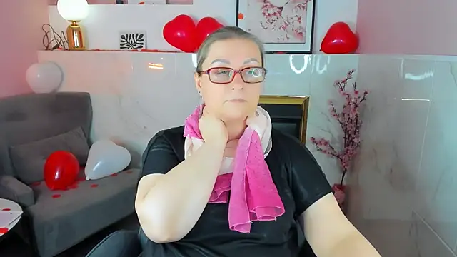 AlexandraKind online show from February 13, 2026, 1:45 am