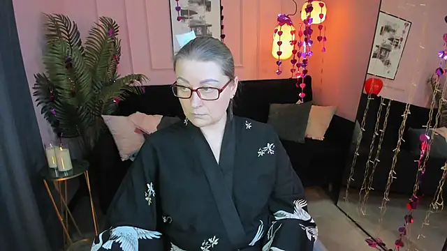 AlexandraKind online show from February 21, 2026, 1:45 pm