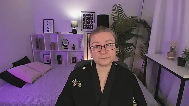 AlexandraKind online show from March 3, 2026, 8:37 pm