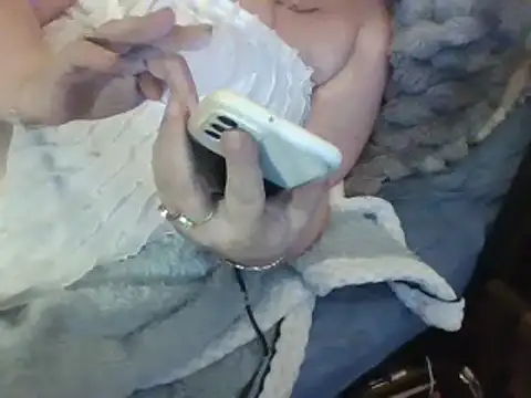 Snapshot of housewife_shantie chatting on March 21, 2025, 7:33 am housewife shantie online show from March 21, 2025, 7:33 am