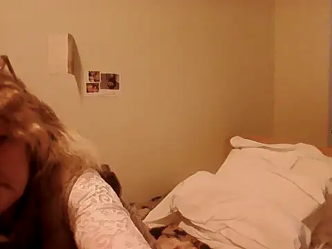 housewife shantie online show from March 6, 2026, 7:49 am