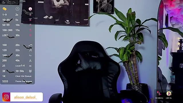 Snapshot of Alisson_Wynter chatting on November 5, 2025, 10:43 pm Alisson Wynter online show from November 5, 2025, 10:43 pm