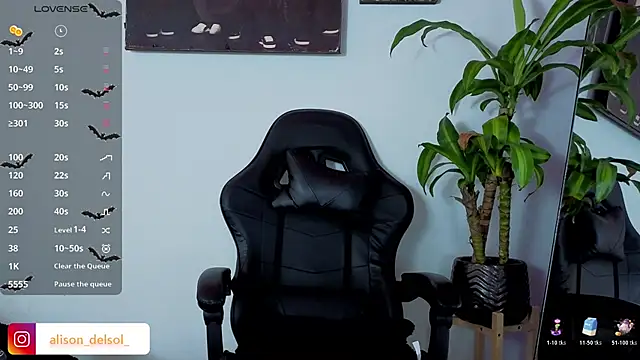 Snapshot of Alisson_Wynter chatting on November 9, 2025, 4:11 am Alisson Wynter online show from November 9, 2025, 4:11 am