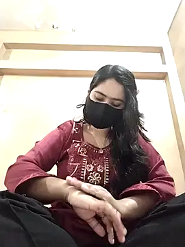 Magical Girl- online show from November 30, 2025, 4:16 am