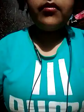 Love-Veronica online show from March 9, 2026, 6:01 pm