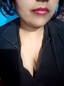 Love-Veronica online show from April 23, 2026, 6:10 pm