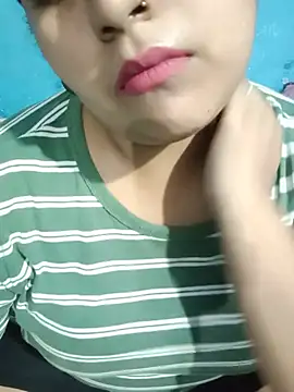 Snapshot of Love-Veronica chatting on July 19, 2026, 5:49 pm Love-Veronica online show from July 19, 2026, 5:49 pm
