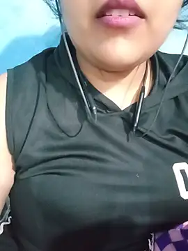 Snapshot of Love-Veronica chatting on July 28, 2026, 6:53 pm Love-Veronica online show from July 28, 2026, 6:53 pm