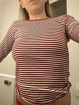 Snapshot of TerrasWildlife chatting on March 5, 2025, 3:29 pm TerrasWildlife online show from March 5, 2025, 3:29 pm