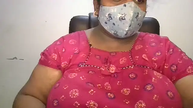 Snapshot of Sexy_Radhikaa chatting on July 21, 2026, 1:30 am Sexy Radhikaa online show from July 21, 2026, 1:30 am