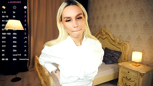 Snapshot of BrittByron chatting on December 5, 2024, 5:26 am BrittByron online show from December 5, 2024, 5:26 am