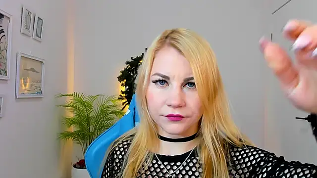 Snapshot of Ver_0nika chatting on December 22, 2024, 8:27 am Ver 0nika online show from December 22, 2024, 8:27 am