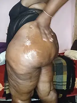 Snapshot of Sweetblackassxxx505 chatting on June 2, 2026, 11:40 pm Sweetblackassxxx505 online show from June 2, 2026, 11:40 pm