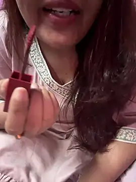  nishalove19 online show from February 1, 2025, 7:02 pm