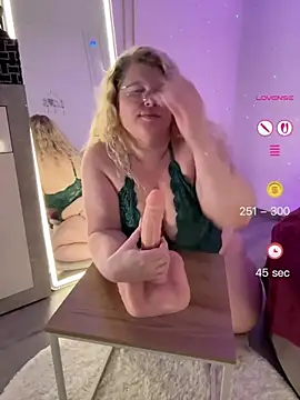 CurvyAnonymousGirl89 online show from July 20, 2026, 5:33 am