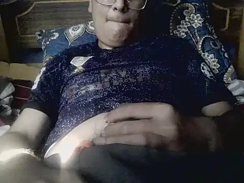 fandelosculos123 online show from March 13, 2026, 3:40 pm