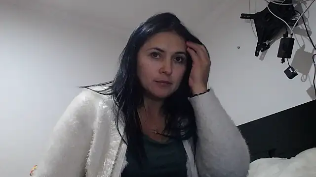 princehermosa44 online show from November 30, 2025, 12:47 am