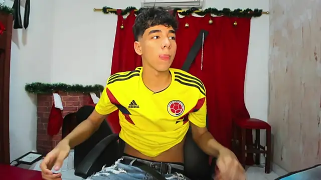 Harry LatinBoy online show from December 11, 2024, 7:57 pm