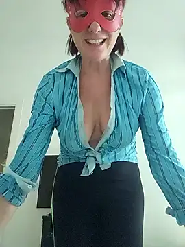 Snapshot of Vagabondainnamorata chatting on March 6, 2025, 4:17 pm Vagabondainnamorata online show from March 6, 2025, 4:17 pm