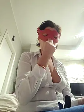 Vagabondainnamorata online show from April 2, 2026, 3:37 am