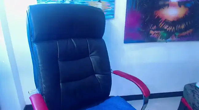 XxMiaSexxyHotxX online show from January 17, 2025, 2:39 pm