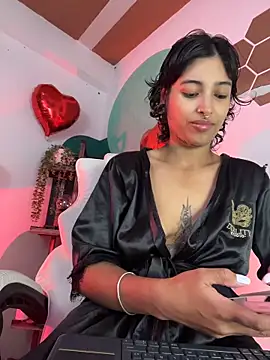 LollaByer online show from February 13, 2026, 9:33 pm