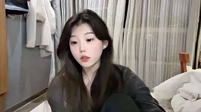 Snapshot of yangyang-1115 chatting on February 8, 2025, 2:16 pm yangyang-1115 online show from February 8, 2025, 2:16 pm