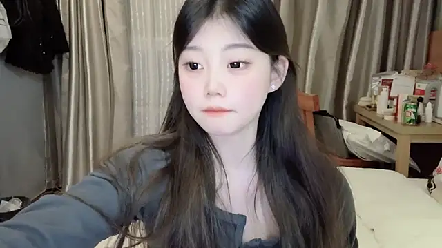 Snapshot of yangyang-1115 chatting on February 12, 2025, 12:12 pm yangyang-1115 online show from February 12, 2025, 12:12 pm