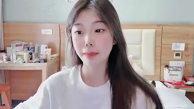 Snapshot of yangyang-1115 chatting on February 16, 2025, 8:43 am yangyang-1115 online show from February 16, 2025, 8:43 am