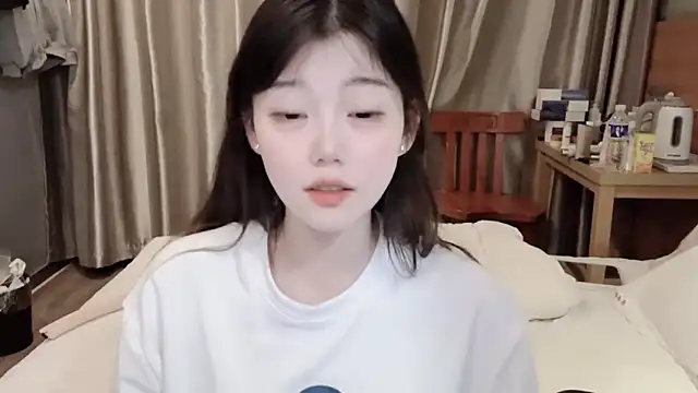 Snapshot of yangyang-1115 chatting on February 17, 2025, 3:53 pm yangyang-1115 online show from February 17, 2025, 3:53 pm