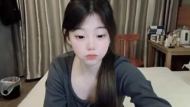 Snapshot of yangyang-1115 chatting on February 18, 2025, 4:26 pm yangyang-1115 online show from February 18, 2025, 4:26 pm