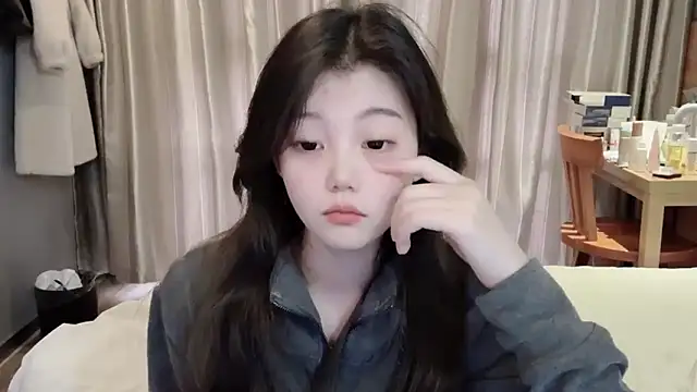 Snapshot of yangyang-1115 chatting on February 21, 2025, 12:39 pm yangyang-1115 online show from February 21, 2025, 12:39 pm