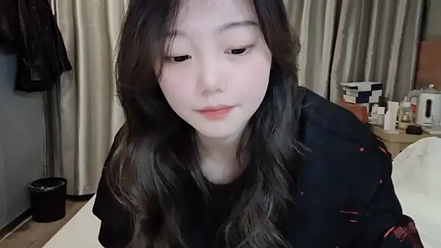 Snapshot of yangyang-1115 chatting on February 25, 2025, 5:41 am yangyang-1115 online show from February 25, 2025, 5:41 am