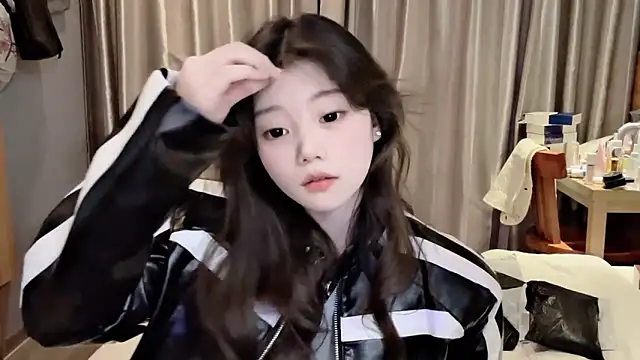 Snapshot of yangyang-1115 chatting on February 28, 2025, 9:47 am yangyang-1115 online show from February 28, 2025, 9:47 am