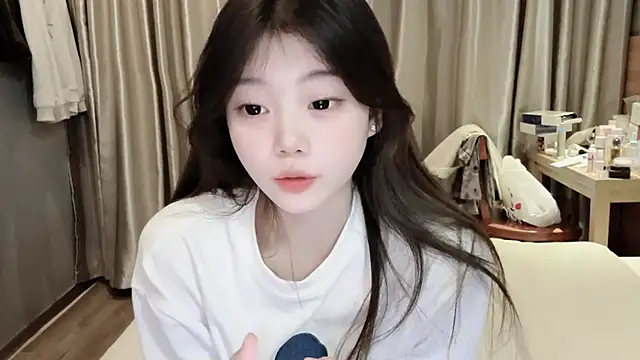 Snapshot of yangyang-1115 chatting on March 5, 2025, 10:22 am yangyang-1115 online show from March 5, 2025, 10:22 am