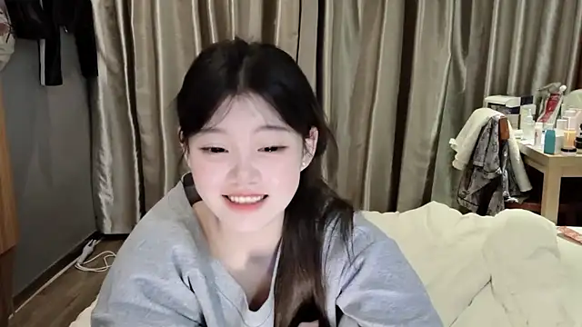 Snapshot of yangyang-1115 chatting on March 10, 2025, 3:09 pm yangyang-1115 online show from March 10, 2025, 3:09 pm